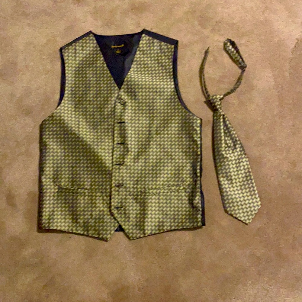 PRONTO-UOMO Small Mens Tuxedo Vest and Tie BUNDLE